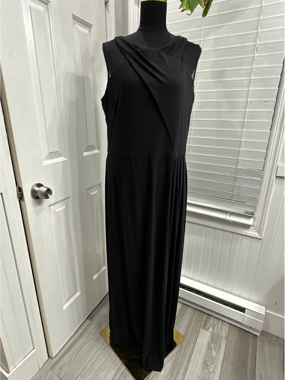 CHAPS Black Sleeveless Maxi Dress Size 16